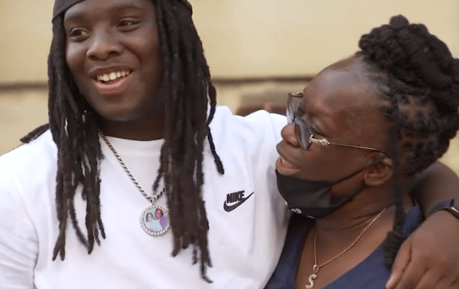 Family, Community Help DC Student Head Off to College 6 Years After Losing His Mother - Vimarsana News