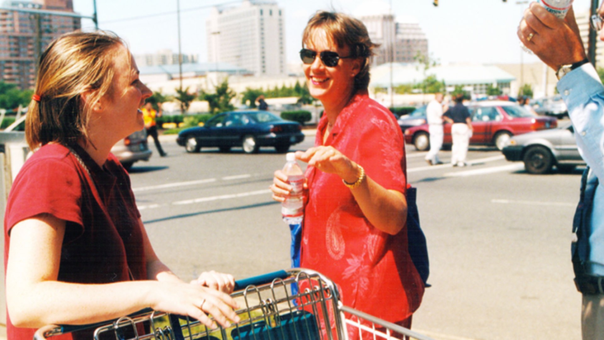 Moira Bohannon handing out water on Sept. 11, 2001.