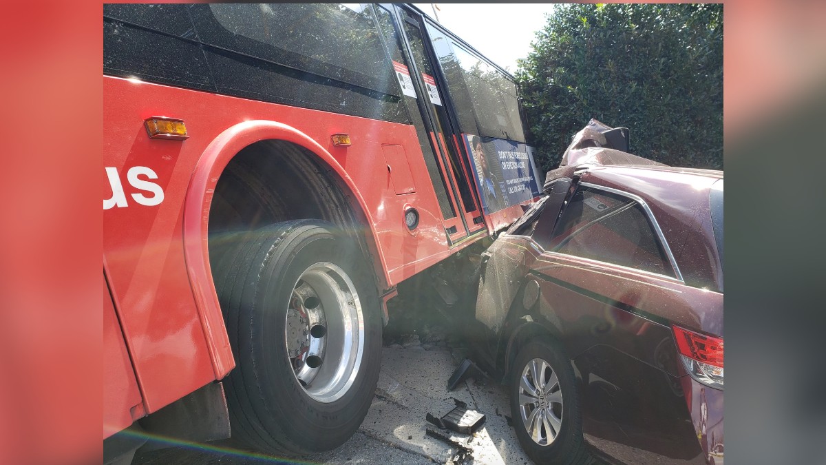 6 Hurt in Rockville Pike Metrobus Crash; Minivan Crushed – NBC4 Washington