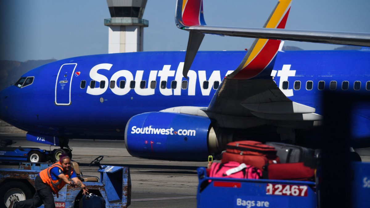 Southwest: We Won't Put Unvaccinated Workers on Unpaid Leave – NBC4 Washington - Vimarsana News