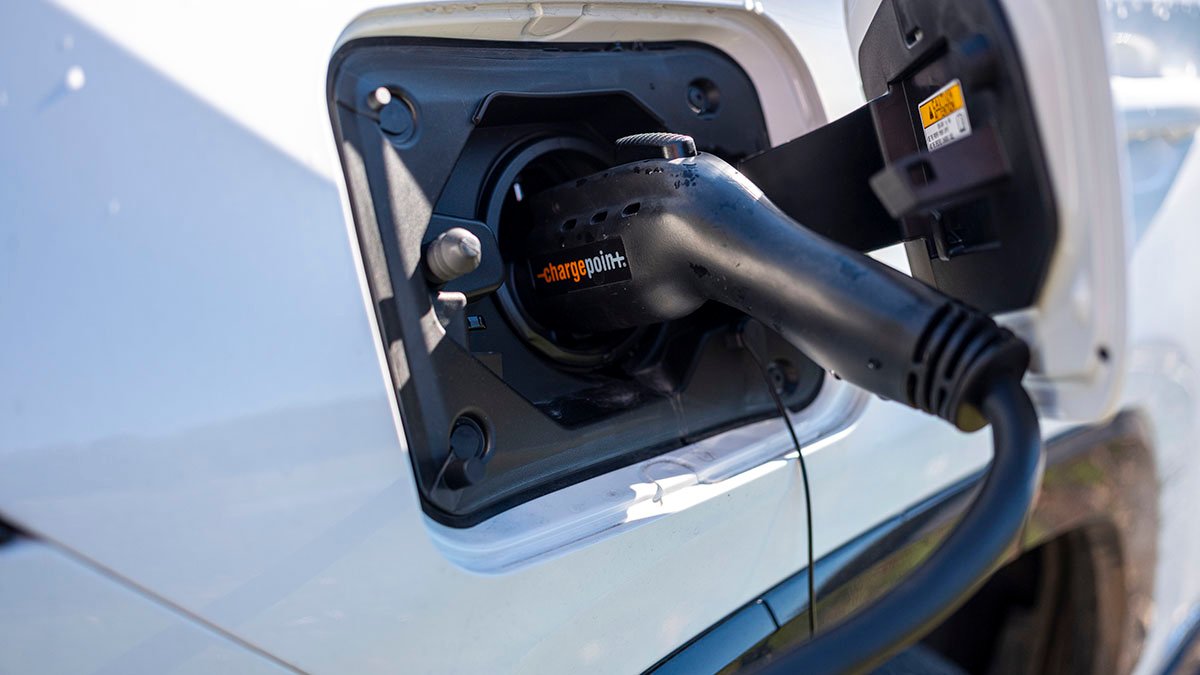 Frigid temps can cut electric vehicle range, make charging tough. Here's what to know – NBC4 Washington - Vimarsana News