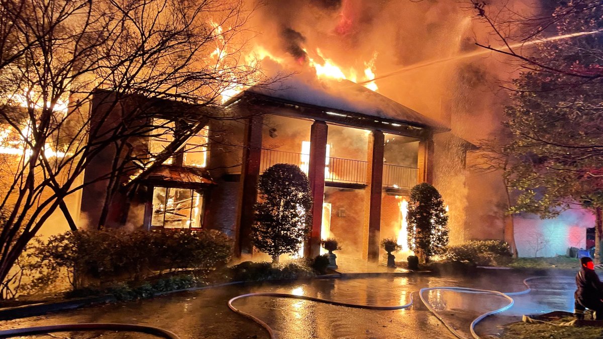 Fire Engulfs McLean Home Owned by Former Virginia Gov., 2 Injured – NBC4 Washington - Vimarsana News