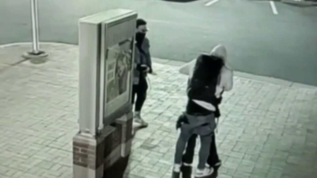 Woman Robbed at Knifepoint by 2 Men in Silver Spring – NBC4 Washington