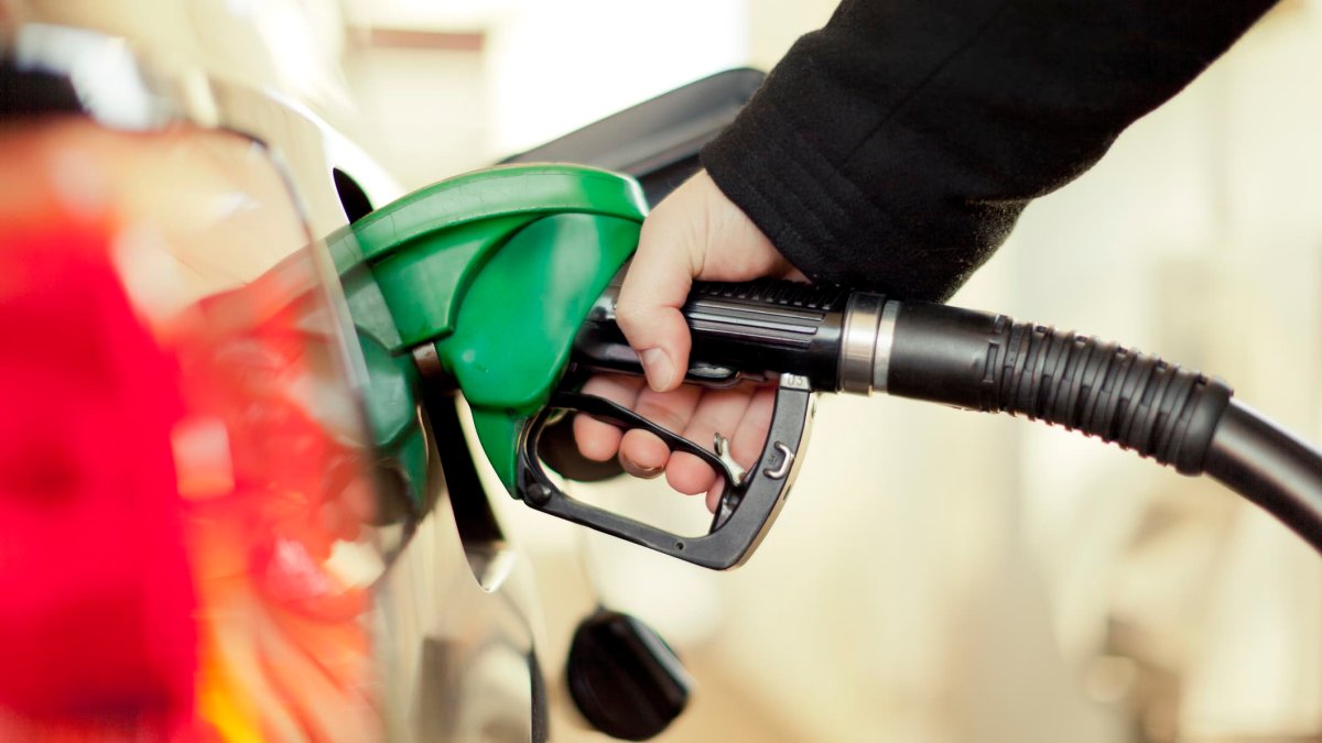 Here's How to Increase Gas Mileage in Your Car – NBC4 Washington - Vimarsana News
