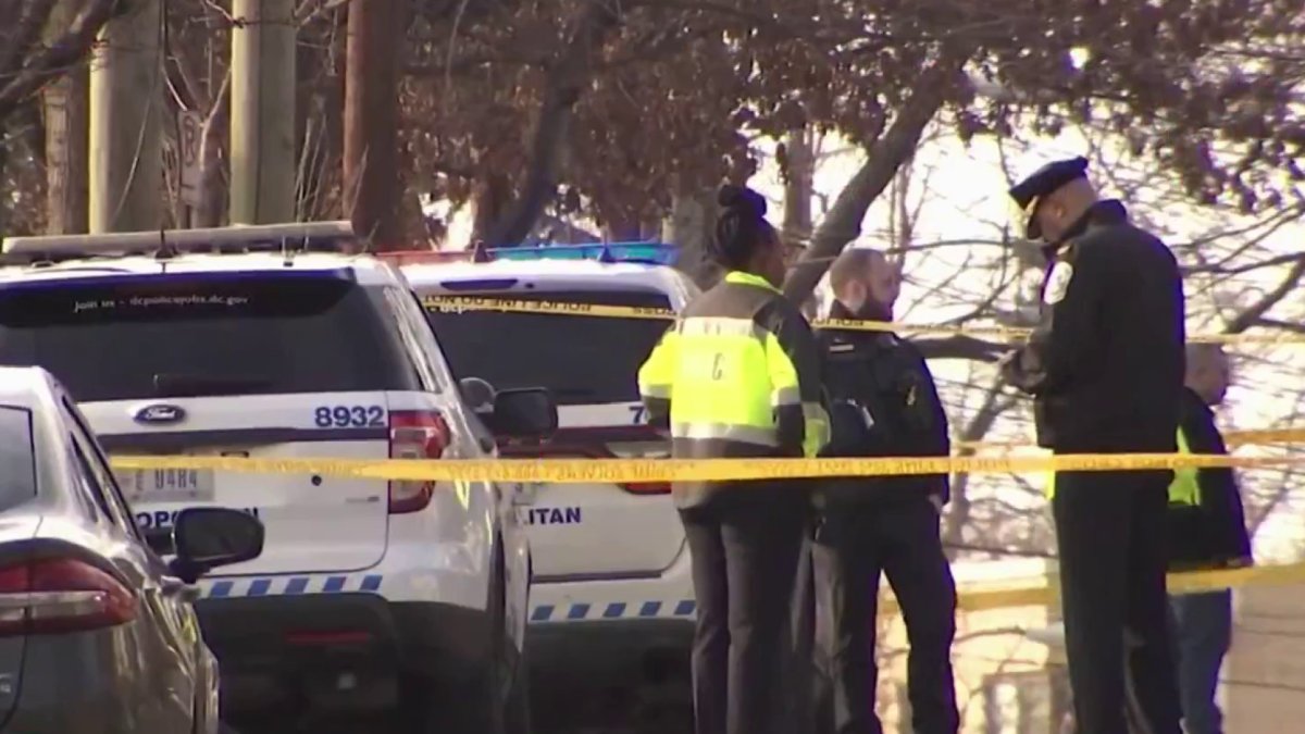 Man Shot, Suspect Wounded by Officers in Southeast DC – NBC4 Washington
