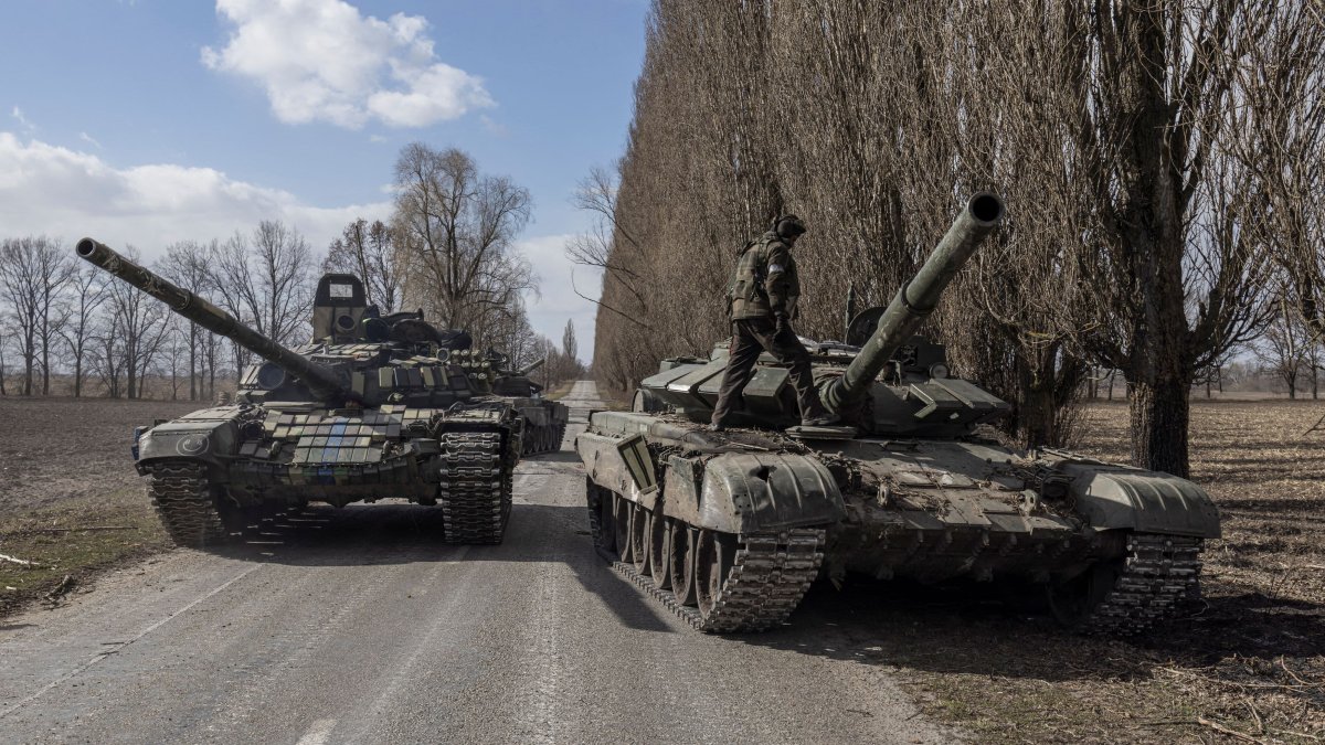Ukraine Suspends Evacuations Amid Safety Fears; Russia, Ukraine Prepare for Face-To-Face Talks - Vimarsana News