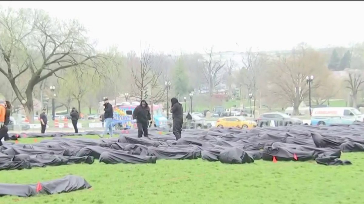 1,100 Body Bags on National Mall Spell ‘Thoughts and Prayers’ NBC4