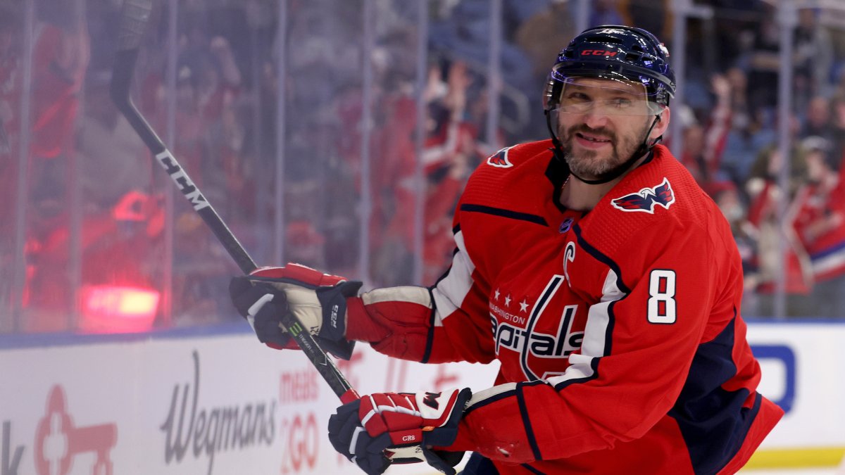 Alex Ovechkin blue plate special nourishes local fans - Washington