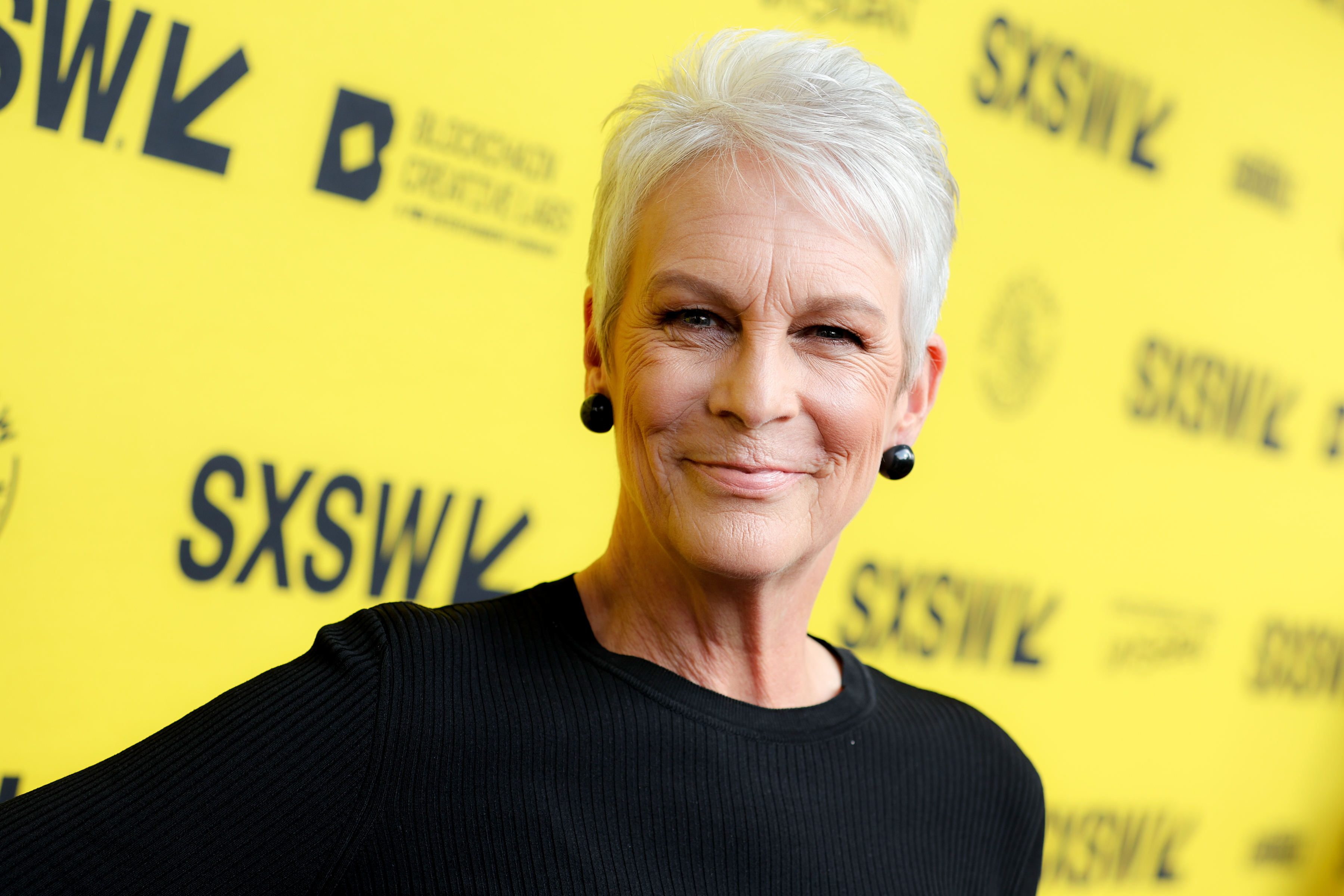 Jamie Lee Curtis Unveils New Look and Vows to Stop ‘Sucking My Stomach In'