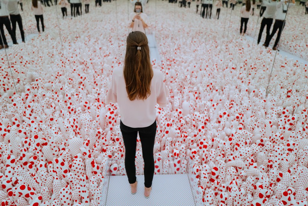 Hirshhorn's “Yayoi Kusama: Infinity Mirrors” Is the First