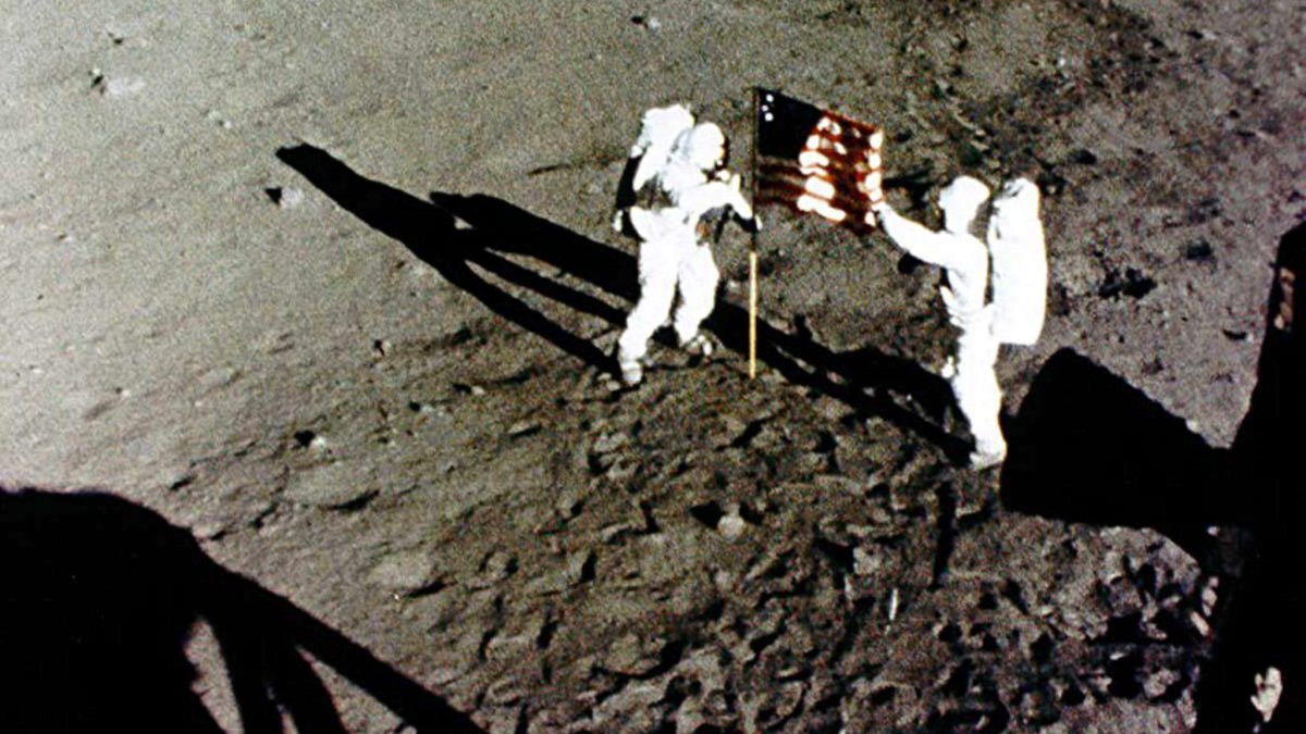 Particles of Apollo 11 Moon Dust for Sale at Auction – NBC4 Washington - Vimarsana News