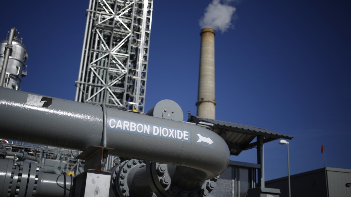 Battle Over Carbon Capture as Tool to Fight Climate Change – NBC4 Washington - Vimarsana News
