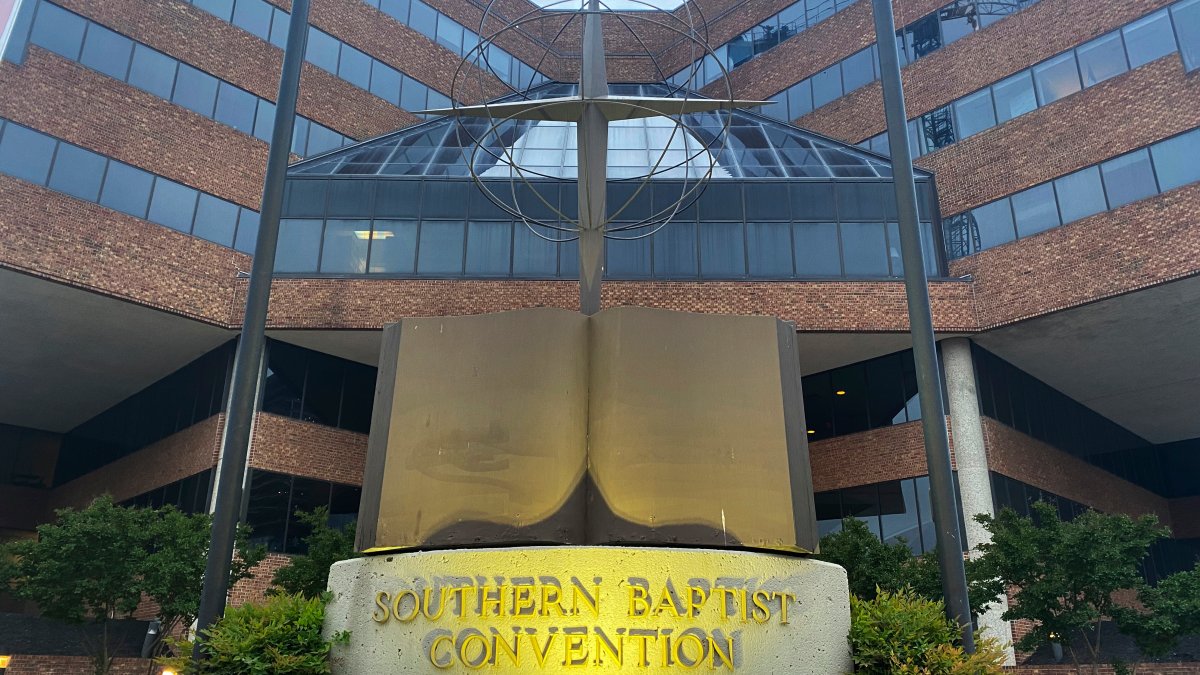 Southern Baptists expel 2 churches led by female pastors – NBC4 Washington - Vimarsana News