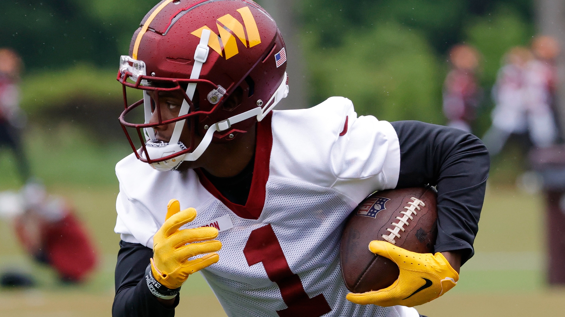 Commanders WR Jahan Dotson Trying to ‘Be a Sponge' During His First OTAs