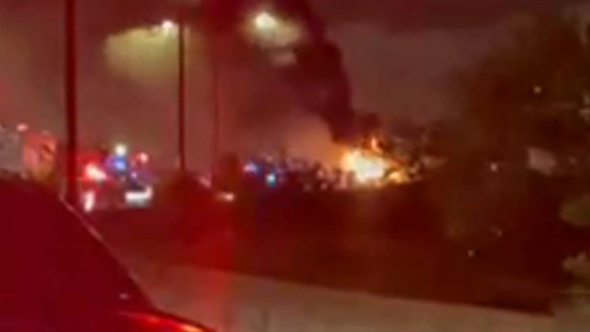 1 Hurt After Fiery Crash on I-695 in DC – NBC4 Washington