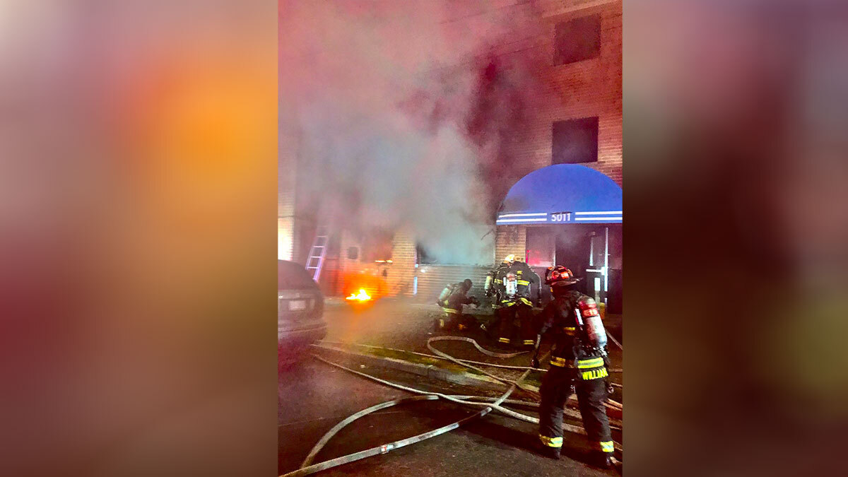 Residents Displaced, Firefighter Injured in Southeast DC Fire – NBC4 ...