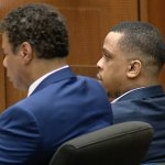 Captura de pantalla del juicio por el asesinato del rapero Nipsey Hussle. En la imagen el acusado, Eric R. Holder (D).