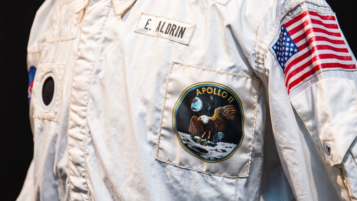 Buzz Aldrin Flight-to-Moon Jacket Sells at Auction for $2.8M – NBC4 Washington - Vimarsana News