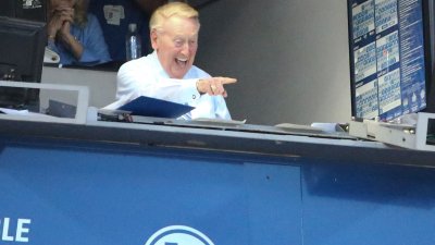 Hall of Fame Sportscaster Vin Scully Dead at 94