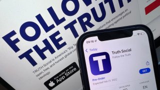Homepage and app announcement of “Truth Social.”