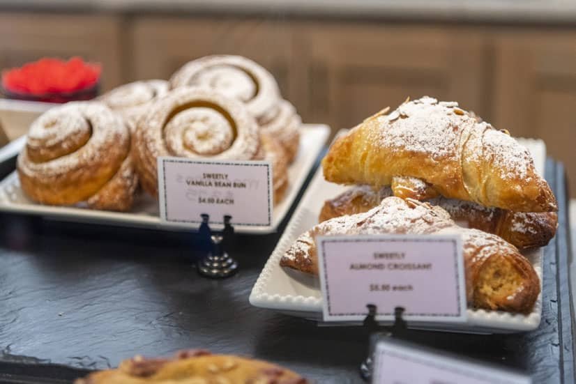 Americans Have 'Tip Fatigue' — Post-Pandemic, Diners Are Less Inclined to Tip Generously for Takeout – NBC4 Washington - Vimarsana News