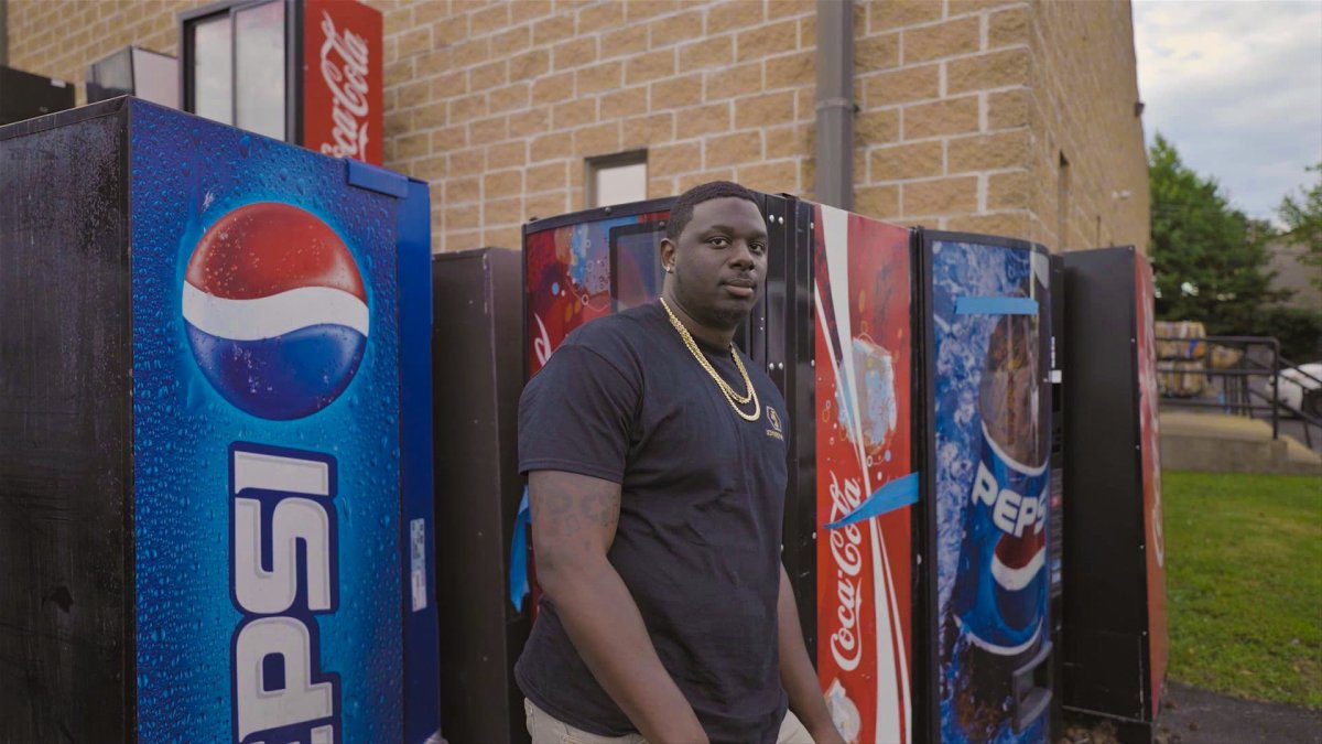 How This 31-Year-Old Turned His Side Hustle Into a $300,000 Vending Machine Business: 'I Only Work 4 Hours a Week' – NBC4 Washington - Vimarsana News