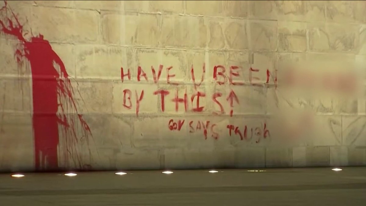 washington-monument-vandalized-with-red-paint-profanity-nbc4-washington