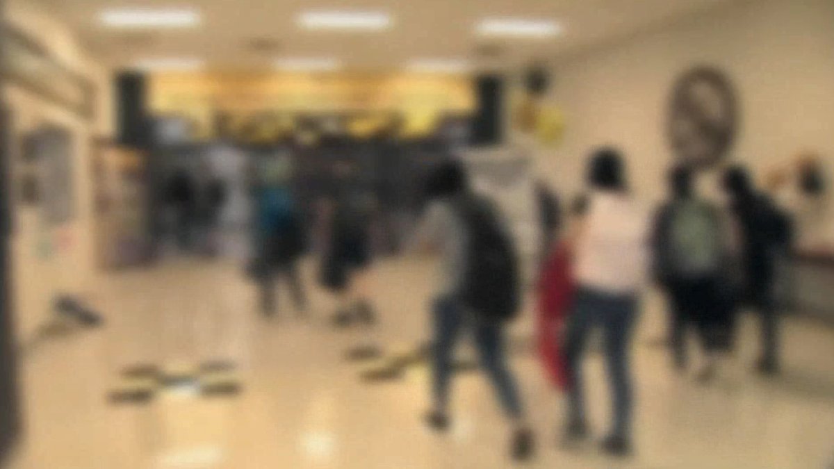 Virginia Students Planning Walkouts Over Youngkin Transgender Restrictions - Vimarsana News