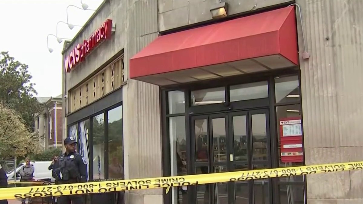 Suspect in CVS Stabbing Sought by DC Police News4 Update NBC4 Washington