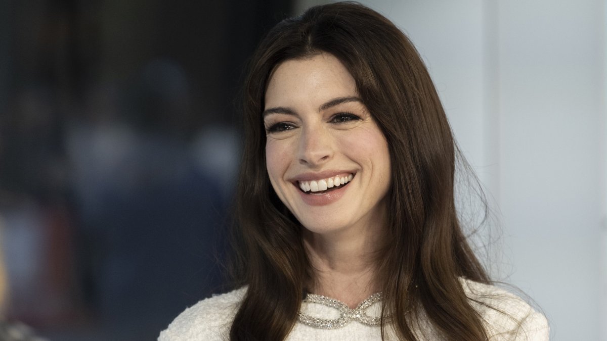 Anne Hathaway Says Stress Led to Her Missing Out on 'Great Moments' – NBC4  Washington