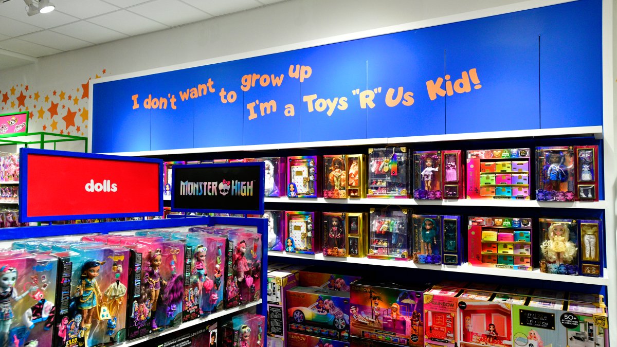 Toys 'R' Us coming back amid a surge in toy sales during the pandemic
