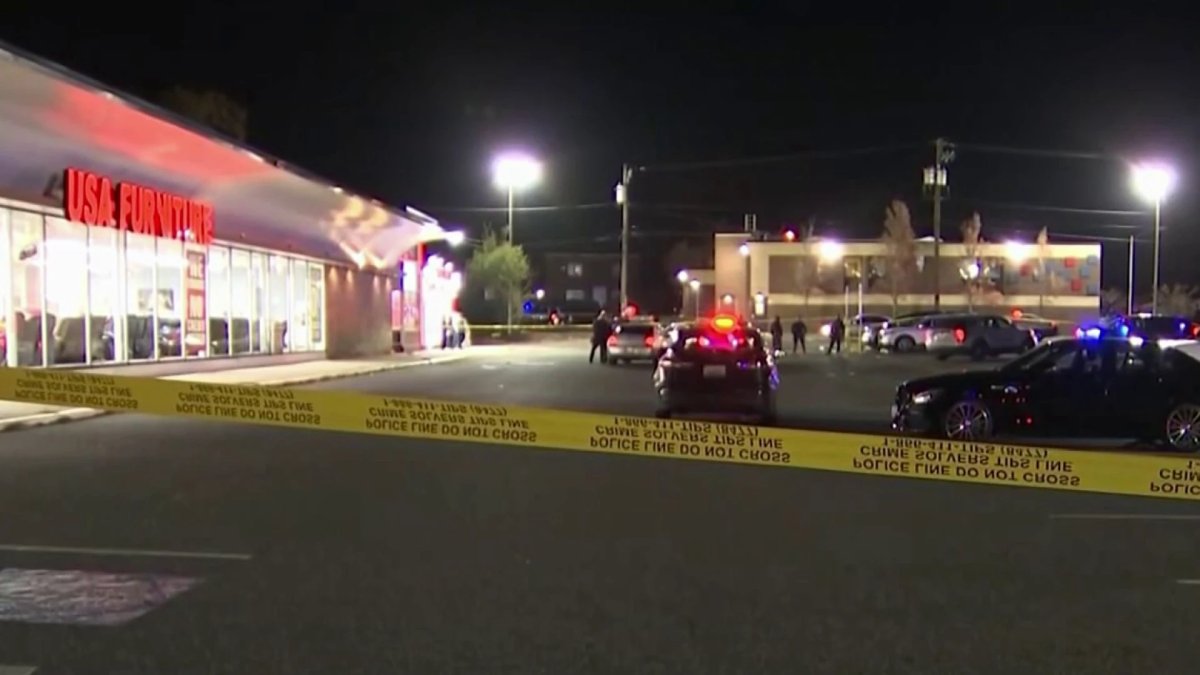 3 Teens, Woman Shot in Hillcrest Heights Shopping Center Parking Lot ...