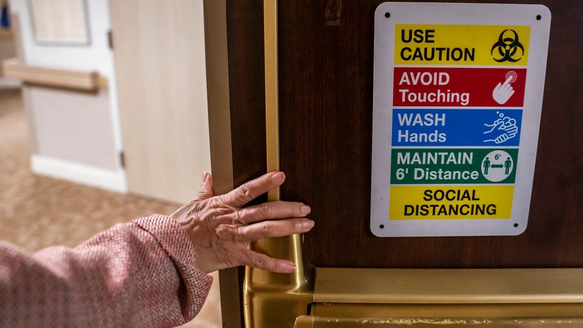Hospitalizations Signal Rising COVID-19 Risk for US Seniors - Vimarsana News
