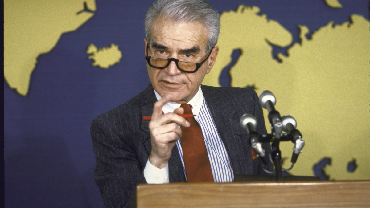 Bernard Kalb, Veteran Foreign Correspondent, Dies at 100 – NBC4 Washington - Vimarsana News