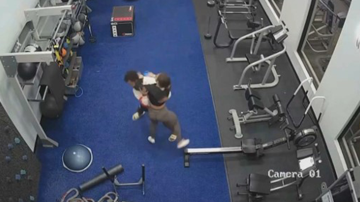 ‘never Give Up Video Shows Florida Woman Fighting Off Attacker In Gym Trendradars