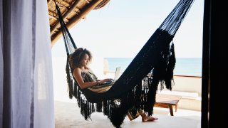 This Is the No. 1 Money Habit of Early Retirees, Says CFP—and It Only Takes 30 Minutes