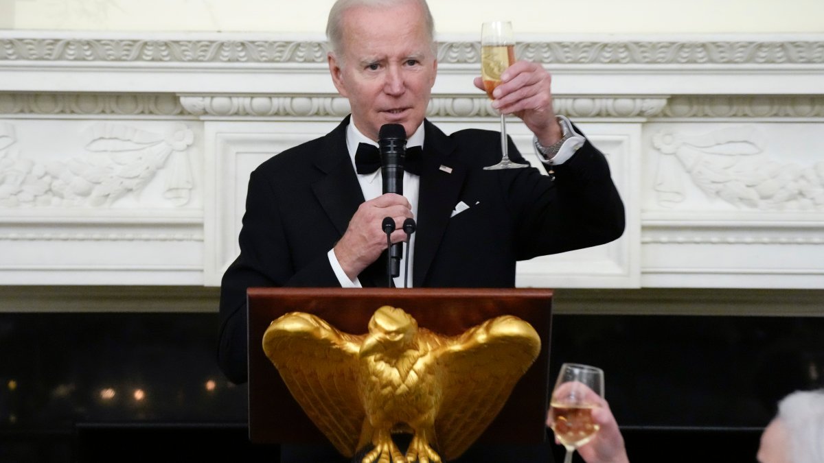 Biden Hosts Dinner at White House in Effort Towards Bipartisanship – NBC4 Washington - Vimarsana News