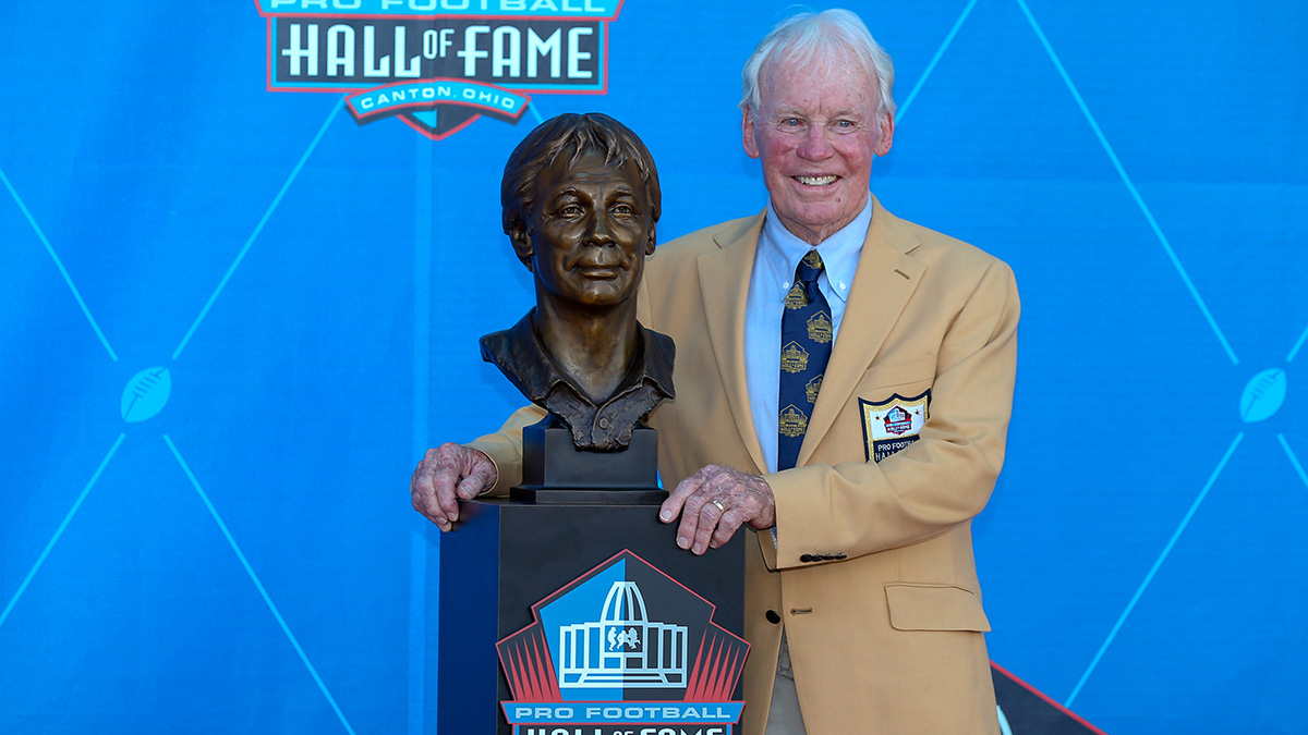 Former NFL champion, College Football Hall of Famer dies at 85 