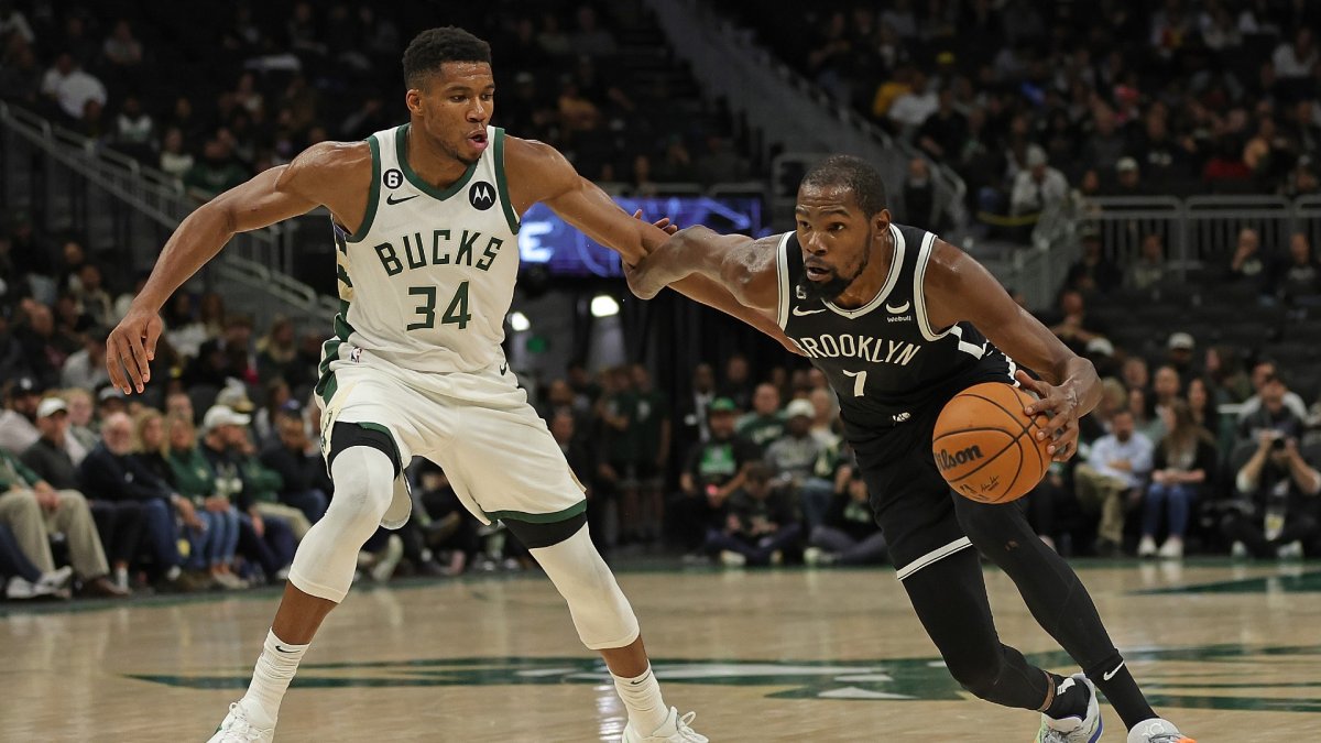 Giannis Antetokounmpo Hilariously Roasts Kevin Durant on ‘The Daily ...