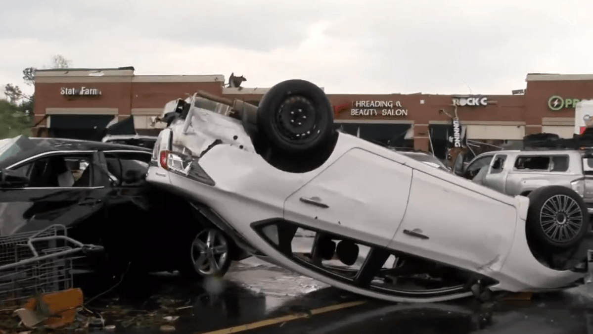 Tornado Slams Little Rock, Smashes Rooftops, Flips Vehicles – NBC4 Washington - Vimarsana News