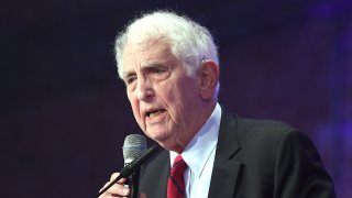 Daniel Ellsberg speaks at the "Cinema for Peace Gala" in the Westhafen Event & Convention Center.
