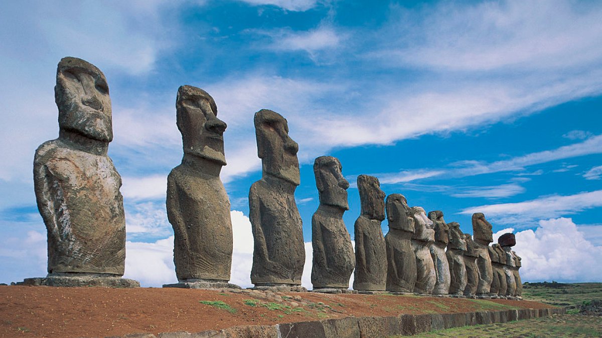 Dried Up Lake Uncovers New Easter Island Statue: Here’s How Many Moais Have Been Discovered So Far Dried Up Lake Uncovers New Easter Island Statue: Here’s How Many Moais Have Been Discovered So Far