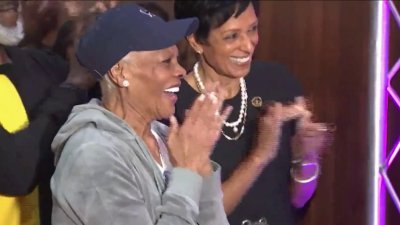 Bowie State University Names Theatre After Dionne Warwick