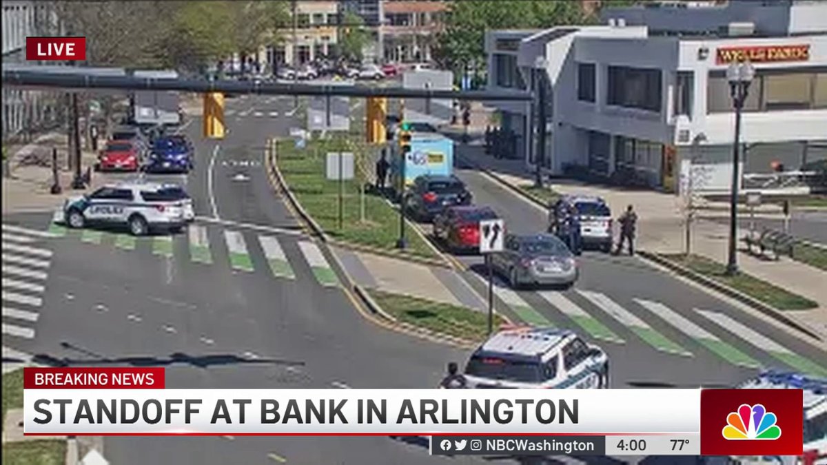 Arlington Bank Robbery Suspect Has Patrons Barricaded Inside: Police ...