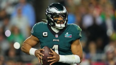 QB Hurts, Eagles Reportedly Agree to 5-Year, $255M Extension