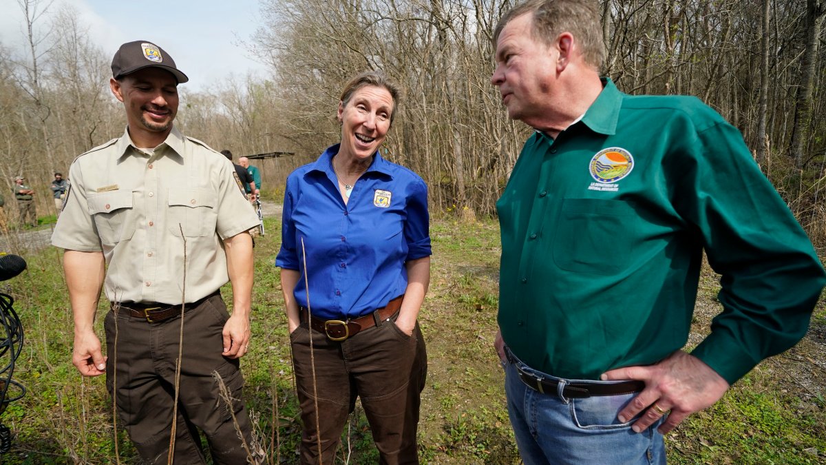 Coalition of Scientists Call for Removal of US Wildlife Director – NBC4 Washington - Vimarsana News