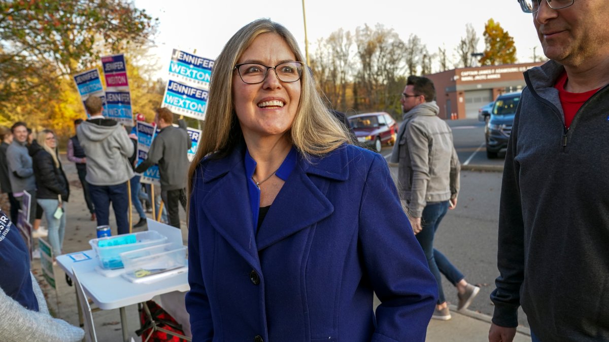 Rep. Jennifer Wexton Vows to Keep Serving Post Parkinson’s Diagnosis ...