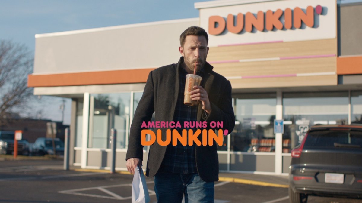 Ben Affleck's New Dunkin' Ad Pokes Fun at Matt Damon - Vimarsana News