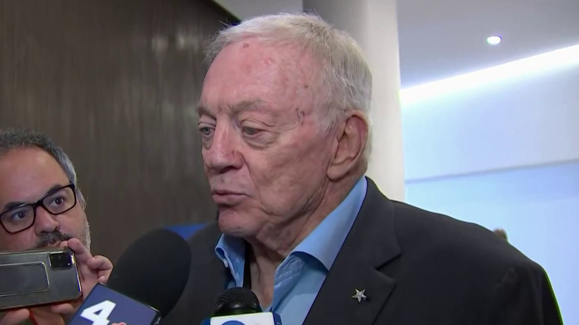 Cowboys' Jerry Jones, NFL owners receive update on pending sale of  Washington Commanders