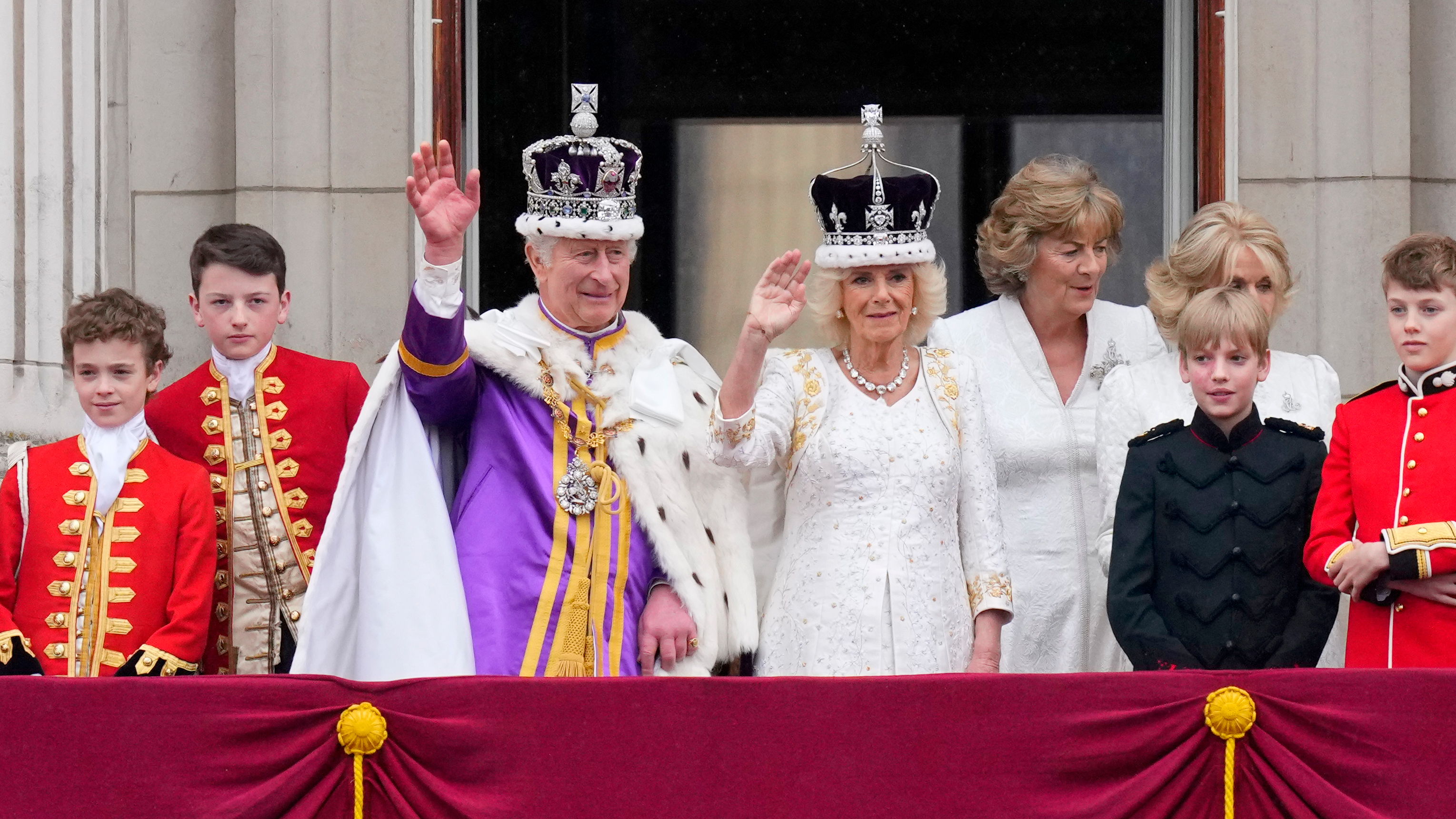 How King Charles III's Coronation Differs From Queen Elizabeth II's – NBC4  Washington